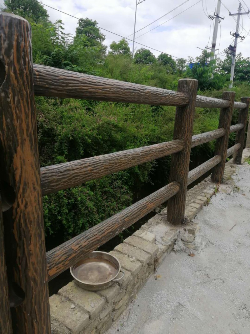 仿树皮护栏 (4)