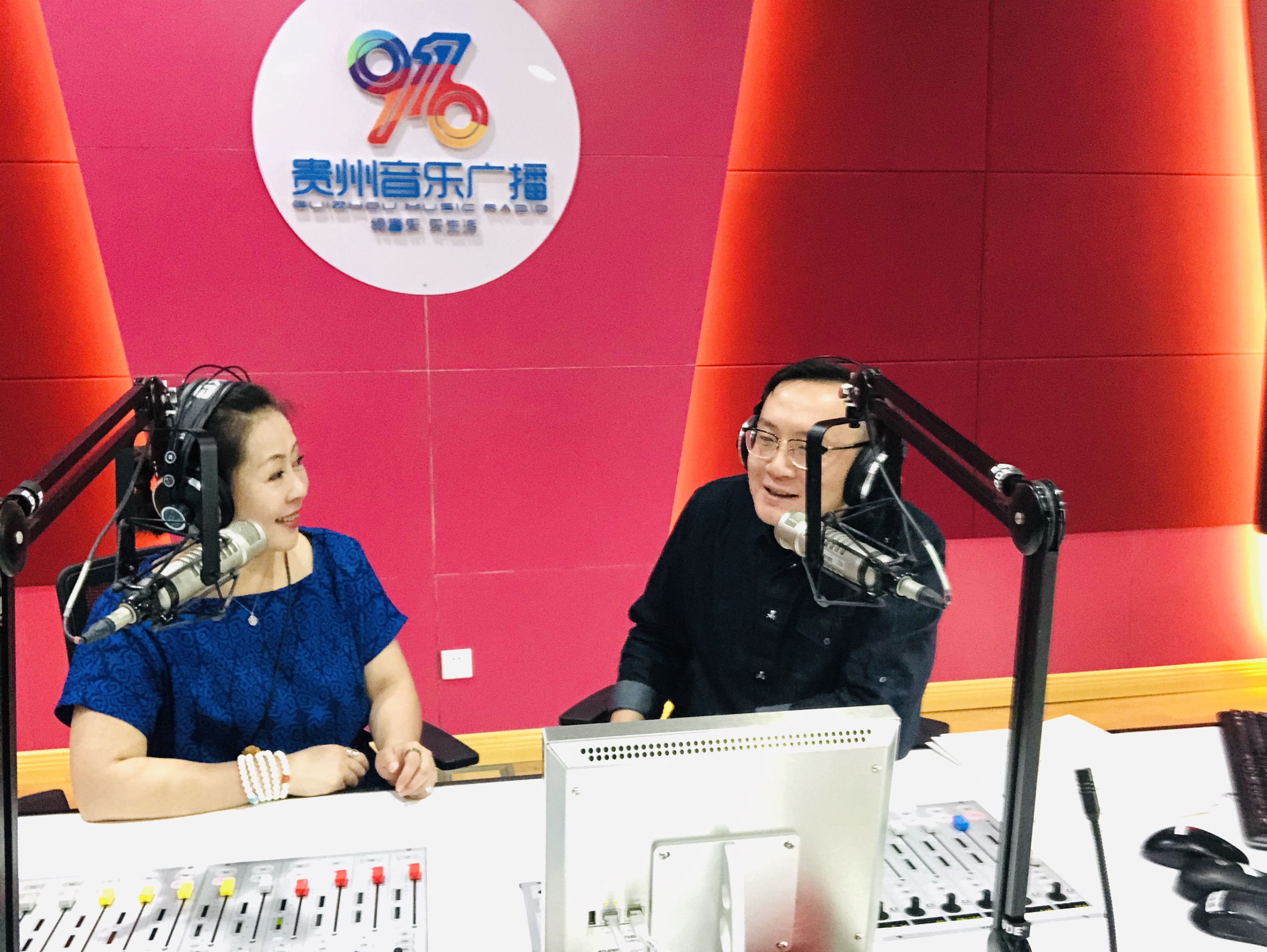 杜欢老师做客贵州音乐广播电台
