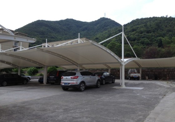 桂林钢结构停车棚