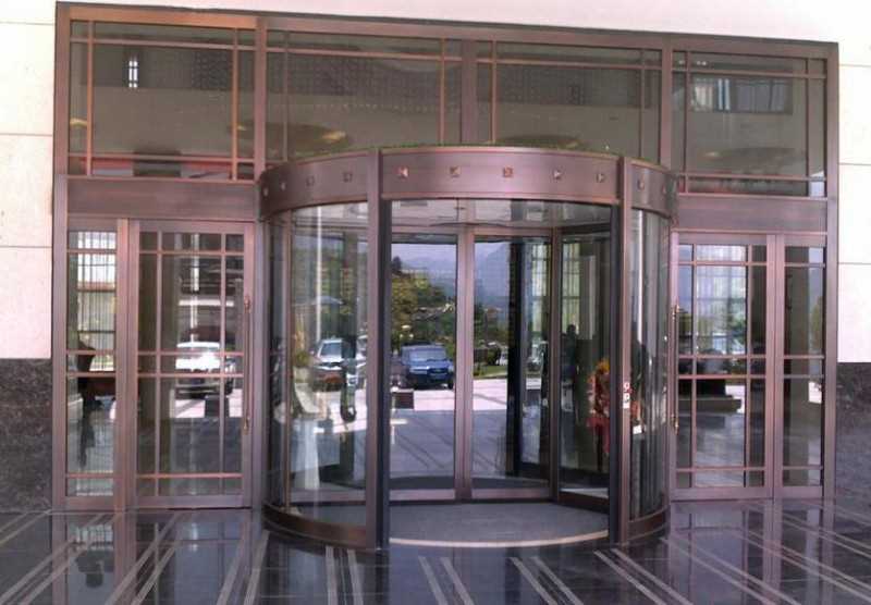 贵阳三翼旋转门