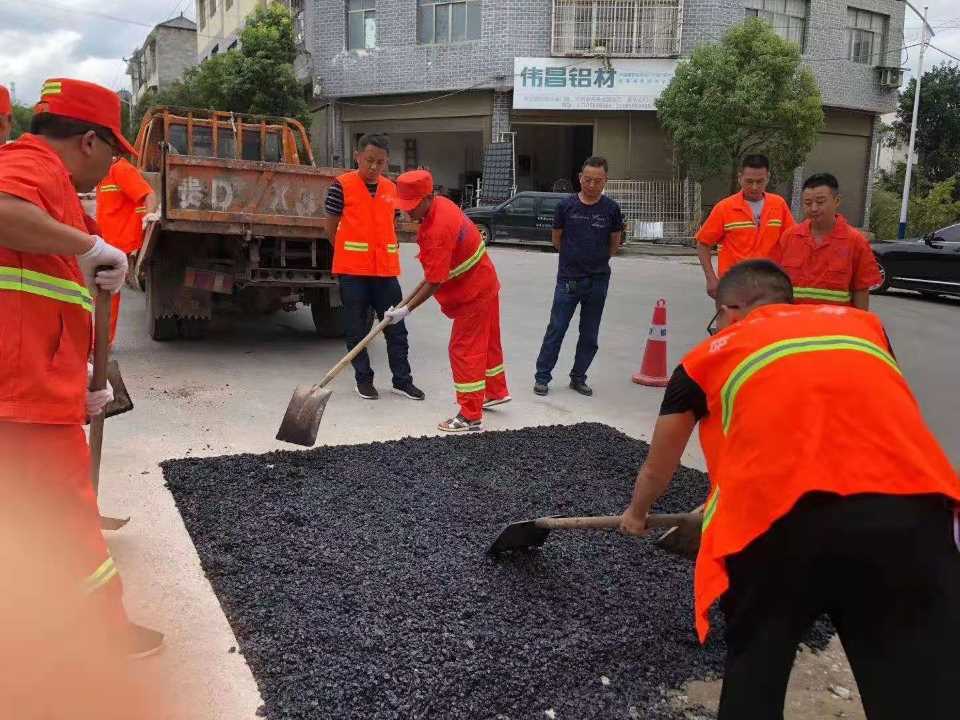 云南沥青冷补料厂家修补路面的“创可贴”