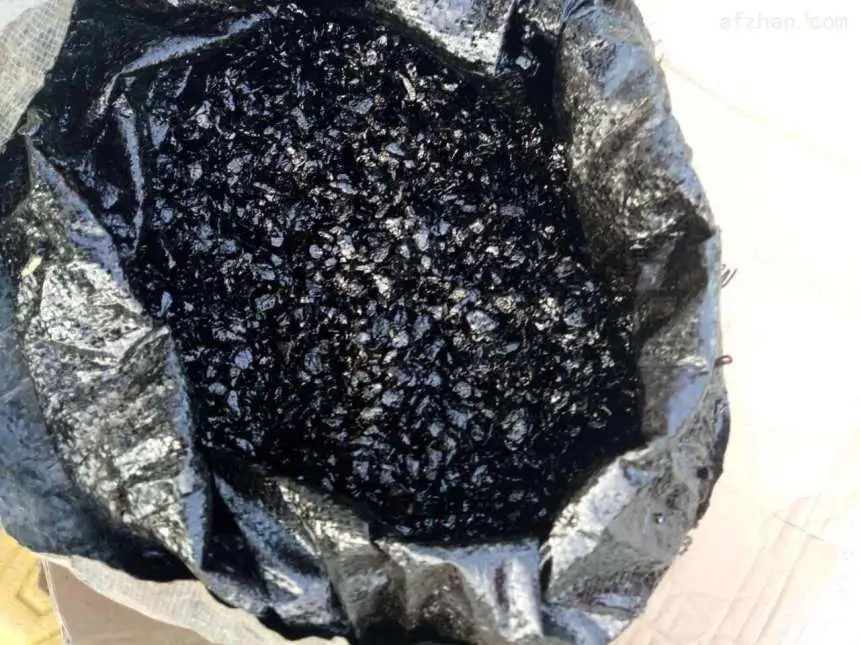 BMH沥青冷补料：寒冬酷暑皆不惧，修补道路 “小能手”