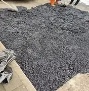 如何判断沥青冷补料的压实是否达到要求？