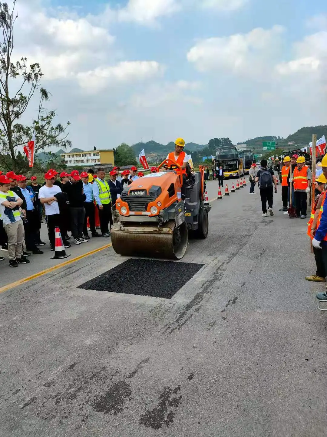 厂家批发袋装沥青市政道路抢修材料 沥青冷补料