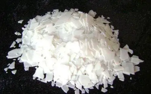 工业生产不能缺少的工业原料：贵州片碱
