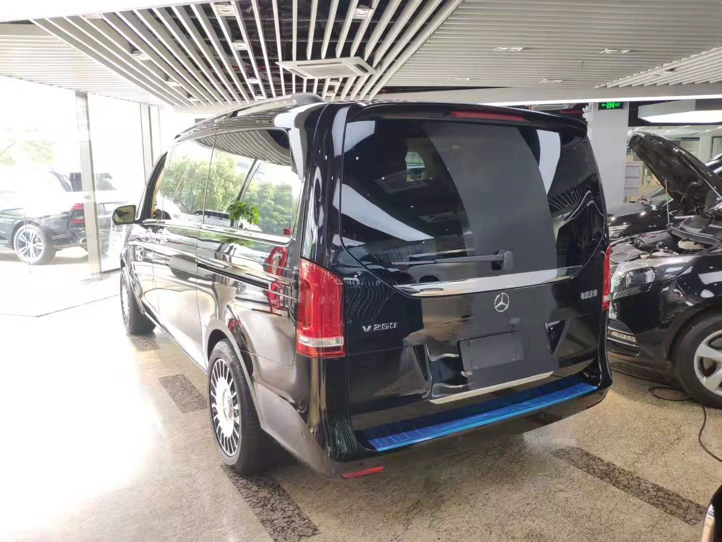 奔驰v260改装商务车，力量感mpv