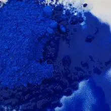 与其他蓝色颜料相比，群青在工业应用上有什么优势？