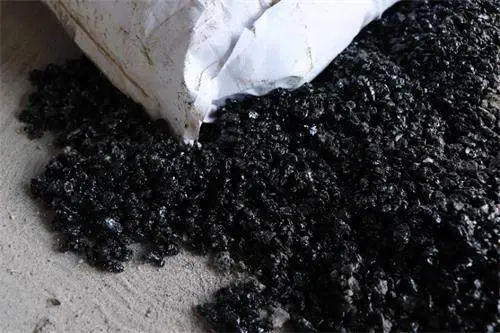 沥青冷补料坑槽修补中的施工方法