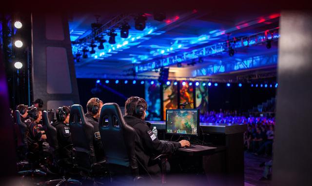 同时作为电竞赛事的平台用机还需要有出色的性能以满足赛事游戏的运行需