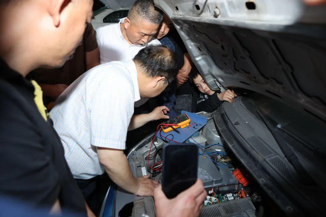 贵阳新能源汽车运用与维修学校