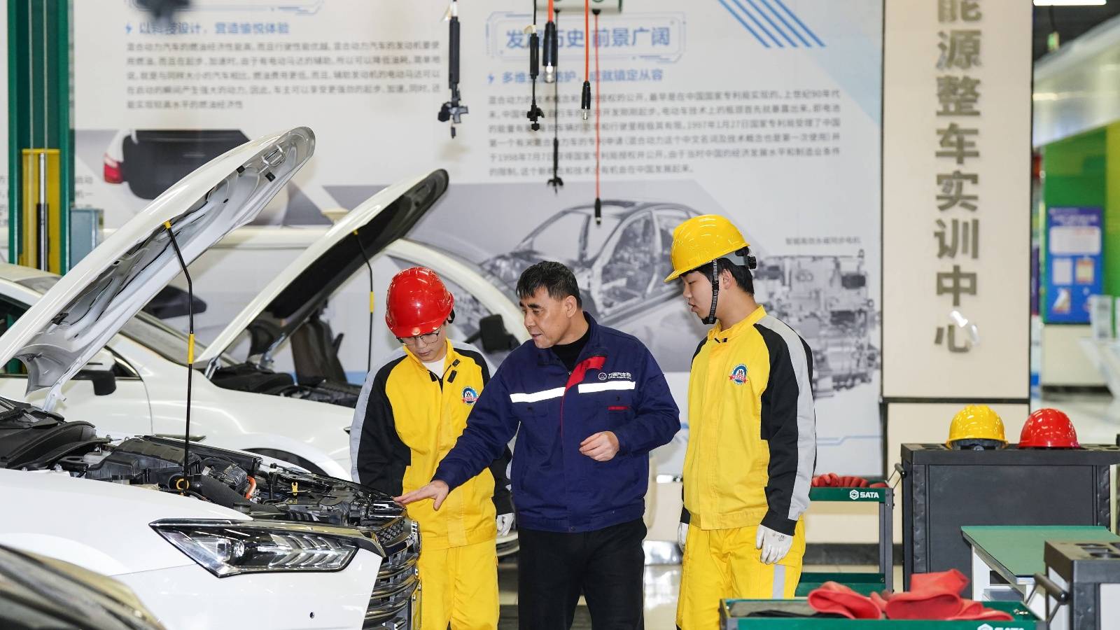 贵阳新能源汽车运用与维修学校