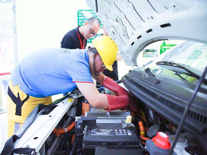 贵阳新能源汽车运用与维修学校
