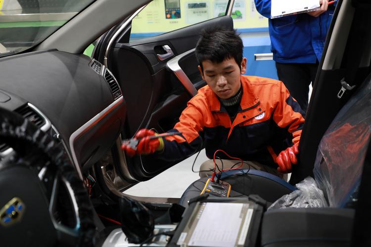 贵阳新能源汽车运用与维修学校