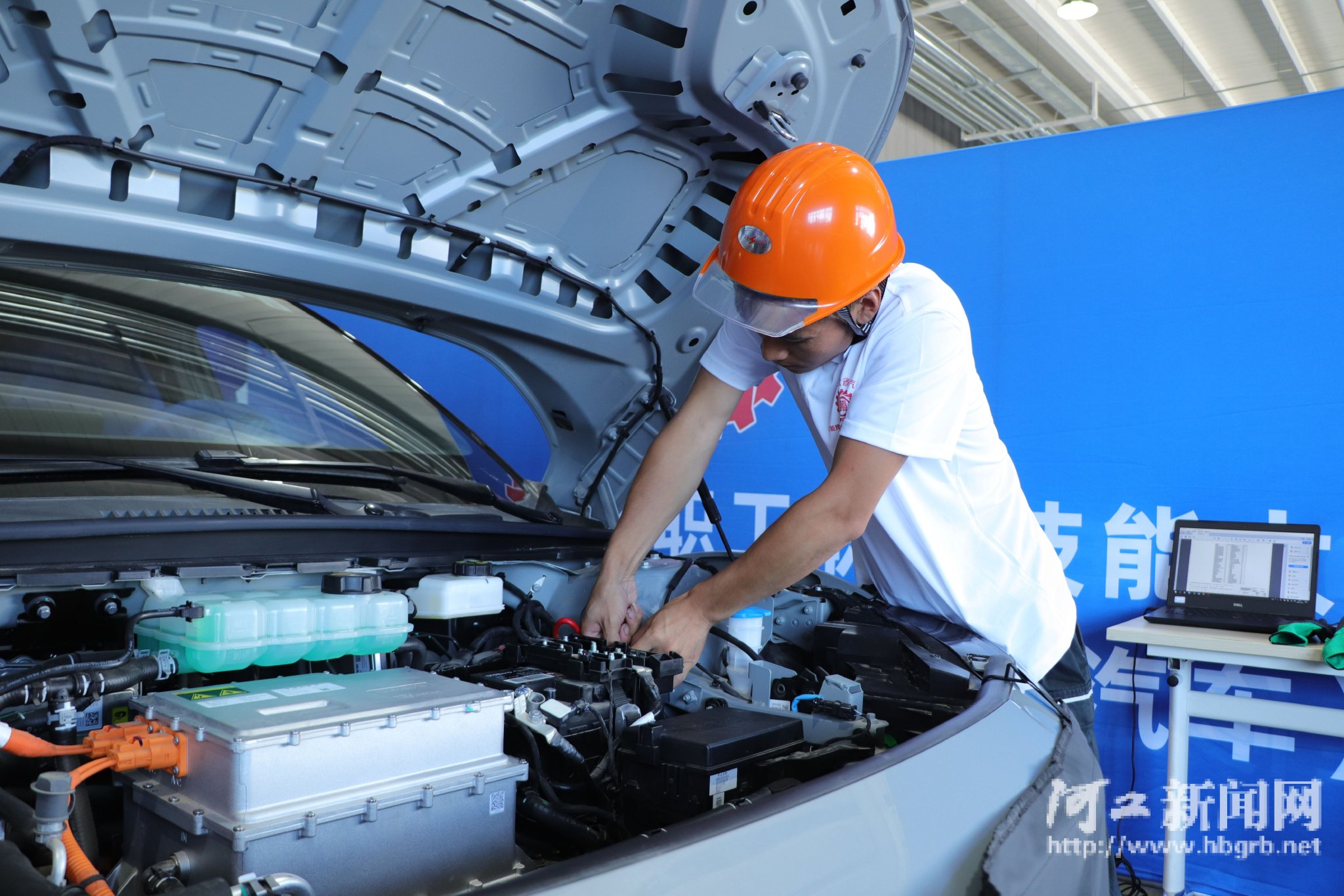 贵阳新能源汽车运用与维修学校