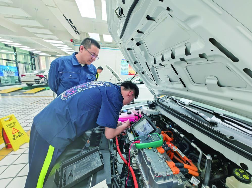 贵阳新能源汽车运用与维修专业学校