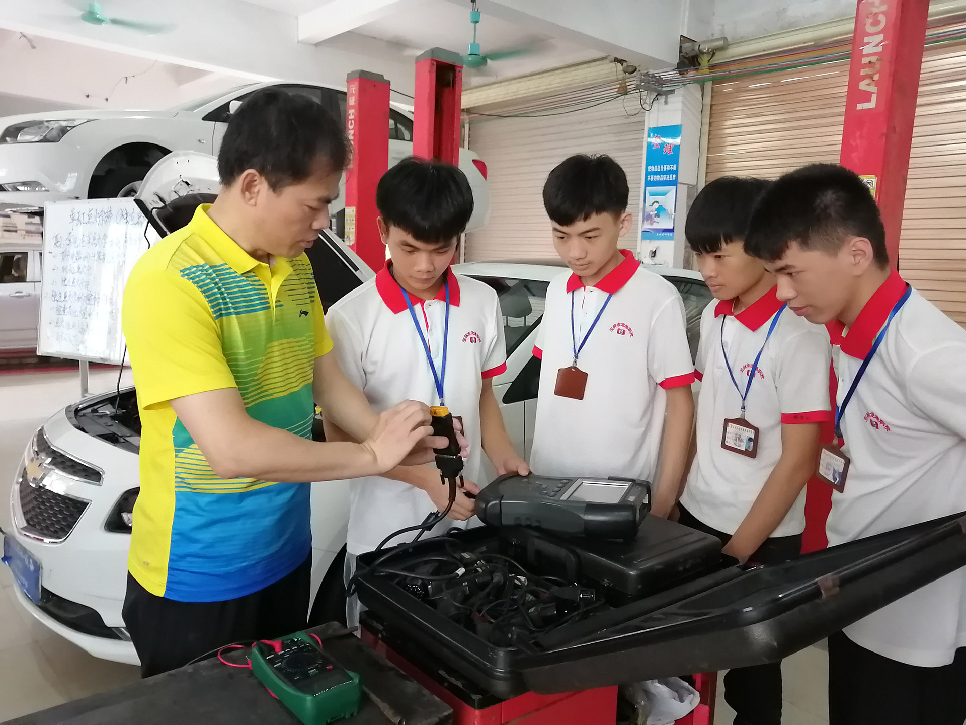 贵阳新能源汽车运用与维修专业学校