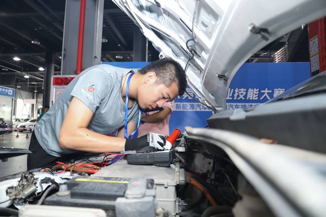 贵阳新能源汽车维修专业学校电话