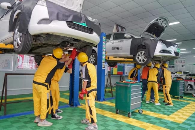 贵阳新能源汽车维修专业学校电话