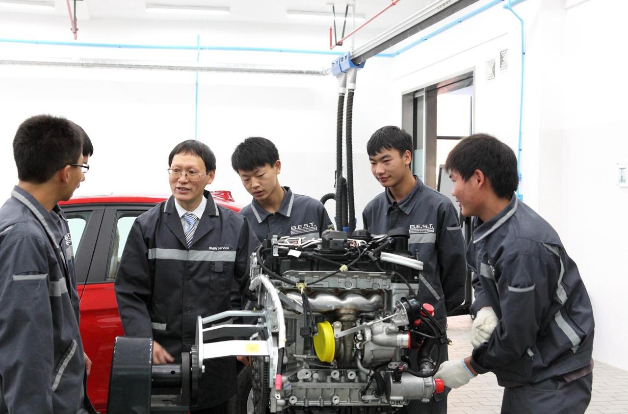 贵阳新能源汽车维修专业学校电话