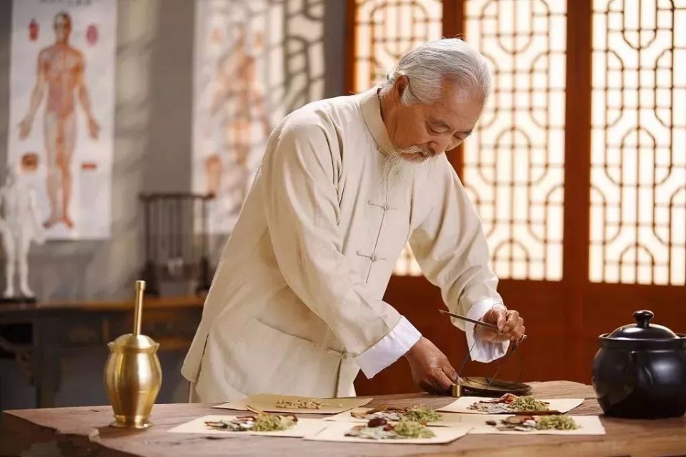 贵阳股骨头坏死治疗咨询电话