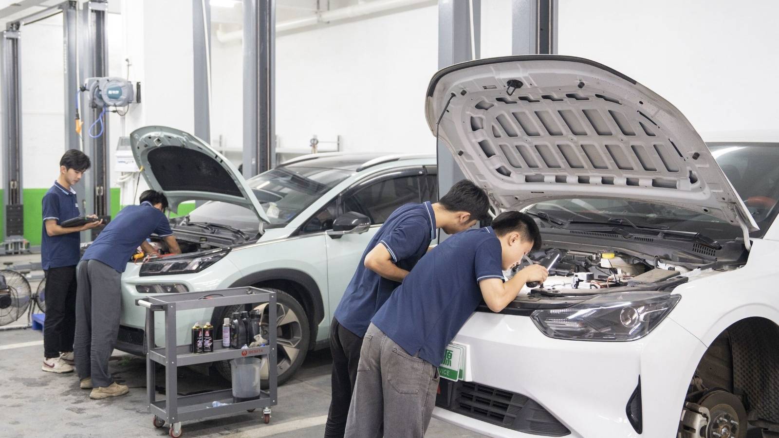 贵阳新能源汽车运用与维修学校