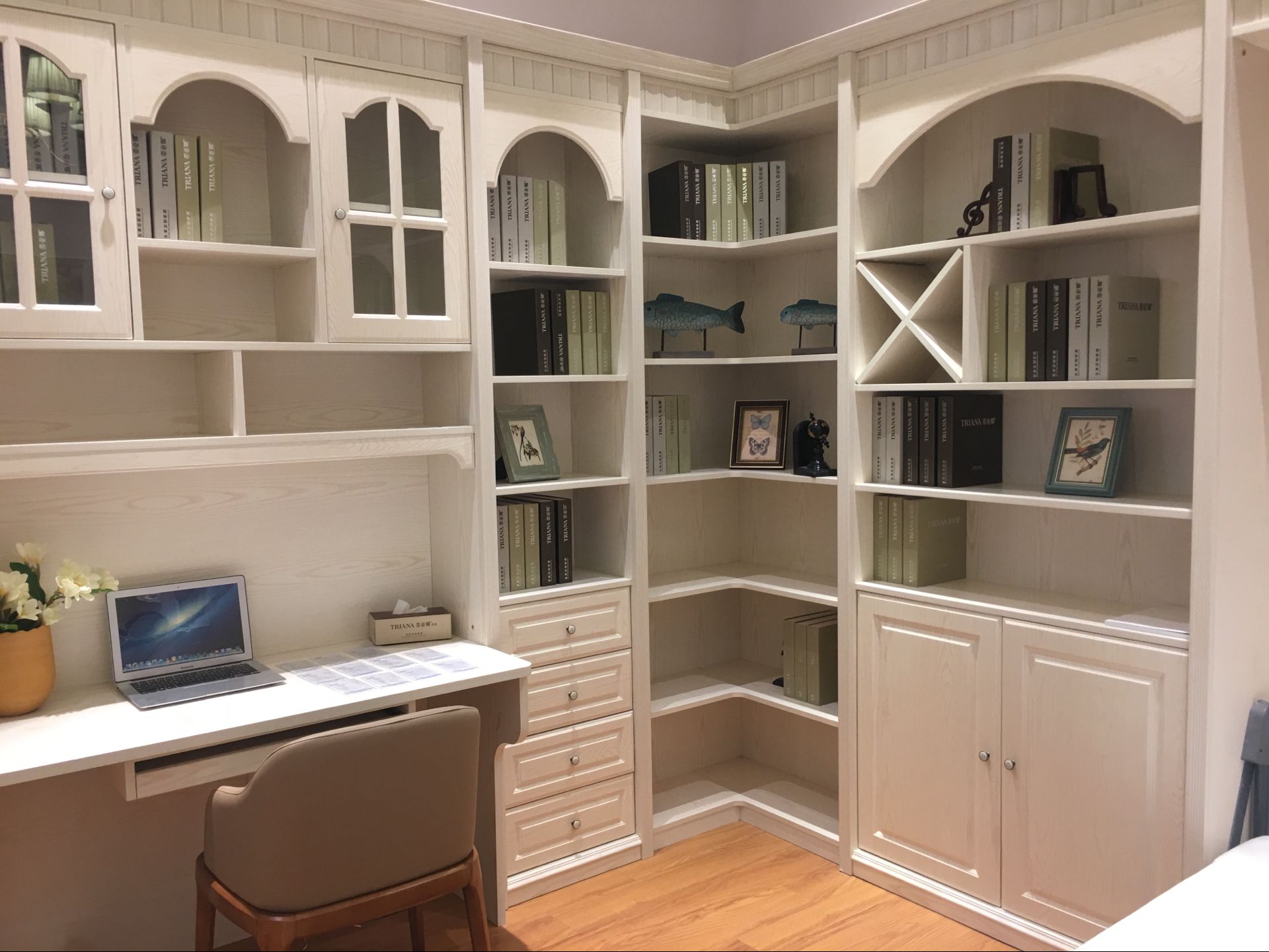 在长沙，想做定制书柜？找我们就对了！