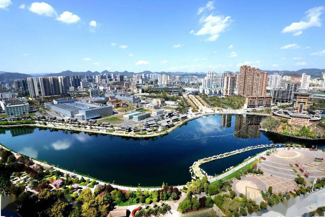 考察毕节地区地暖安装、暖气片安装、电地暖安装、石墨烯地暖安装